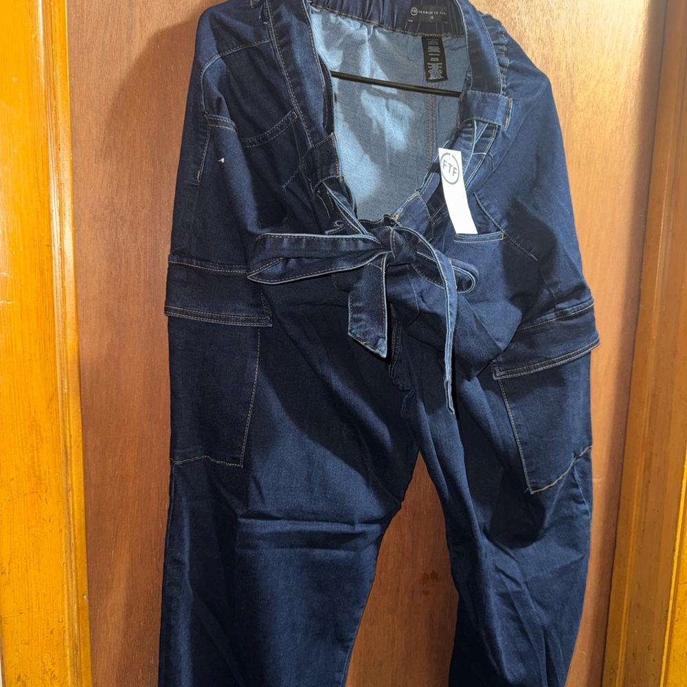 Fashion to Figure Blue Cropped Ankle Jeans